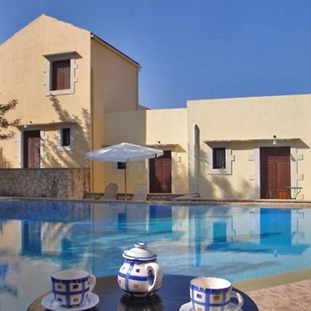 Heliopetra Independant Studios -Village Close To Beaches -Sharing A Large Pool Koprana Exterior photo