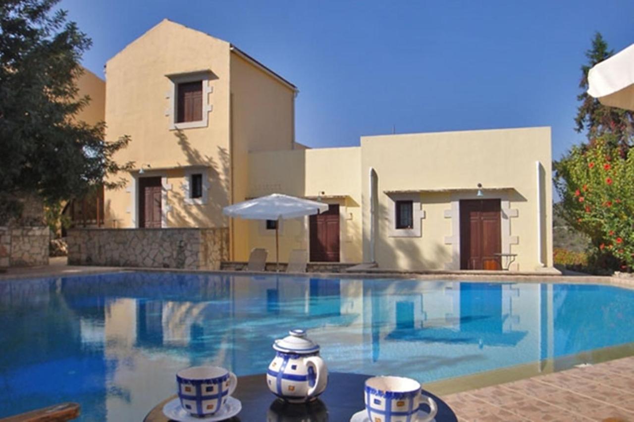 Heliopetra Independant Studios -Village Close To Beaches -Sharing A Large Pool Koprana Exterior photo